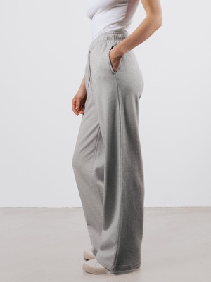 Light Wide Jogger Women from Honest Basics