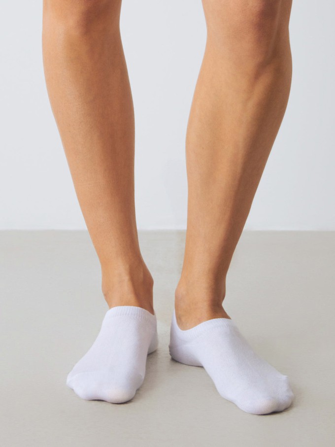GIVEAWAY Sneaker Socks 5-Pack from Honest Basics