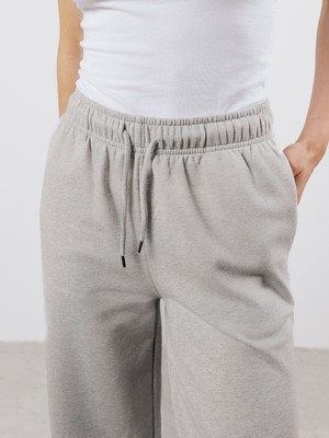 Light Wide Jogger Women from Honest Basics