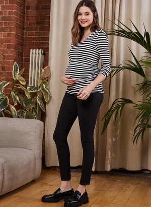 The Maternity Scoop Top with LENZING™ ECOVERO™ from Isabella Oliver