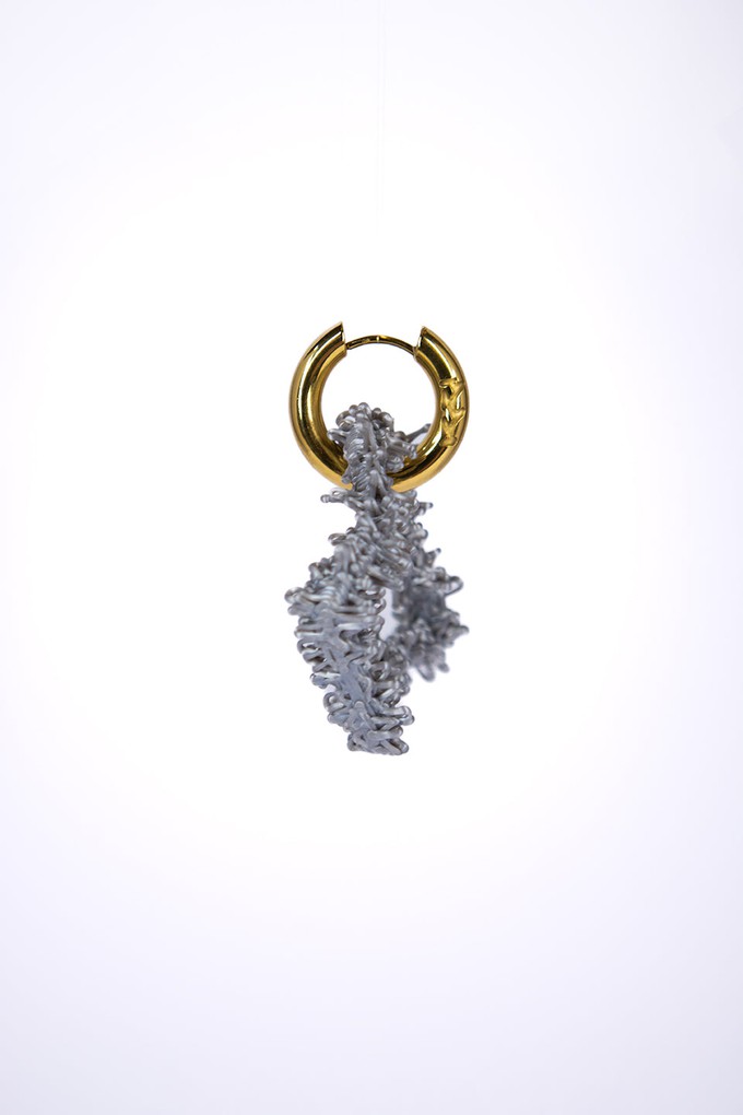 The Fuzzy Pentagon - gold ring from IZZI Label
