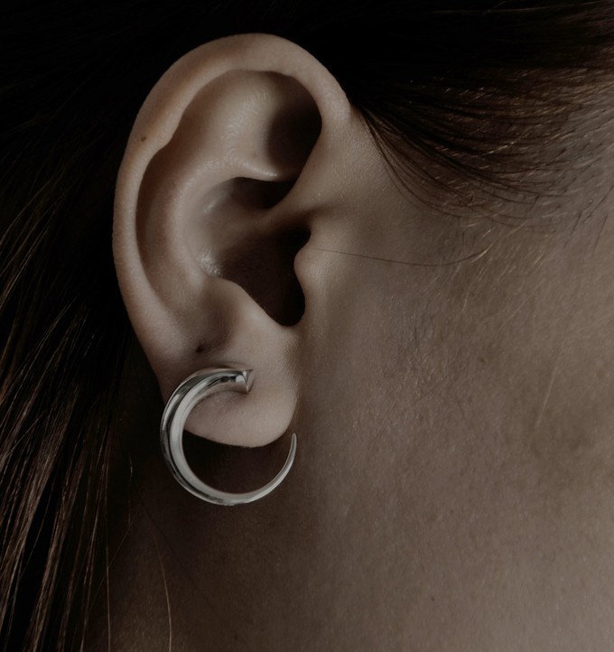 Nias sculptural hoop earrings | Sterling Silver - White Rhodium from Joulala