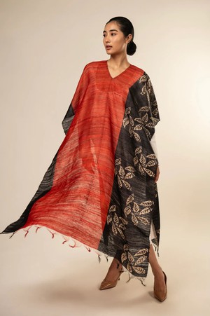 NEW! 3-in-1 Peace Silk Poncho Cluster from JULAHAS
