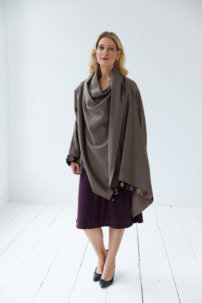 NEW! Wool Cape Coat Cocoon Taupe from JULAHAS