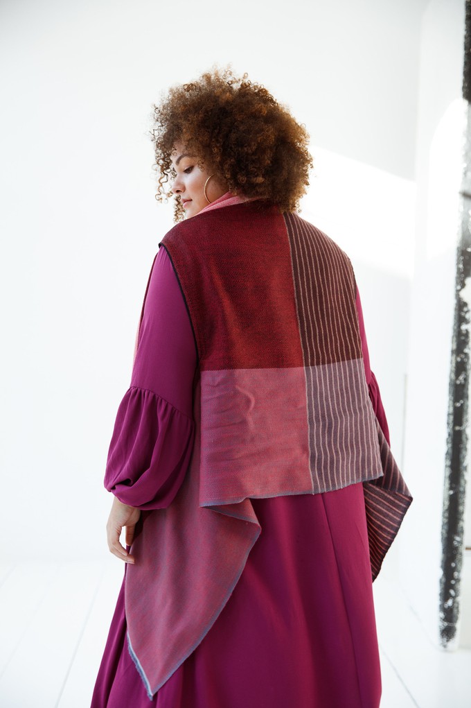 JULAHAS+ Light Wool Cape Fusion Red Plus from JULAHAS