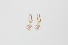 Raw pearl earrings gold plated via Julia Otilia