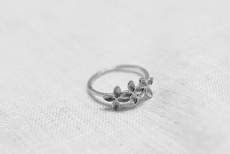 Floral mist ring silver from Julia Otilia