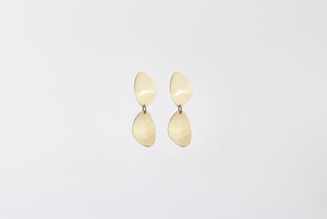 Örskär | shiny stud earrings gold plated from Julia Otilia