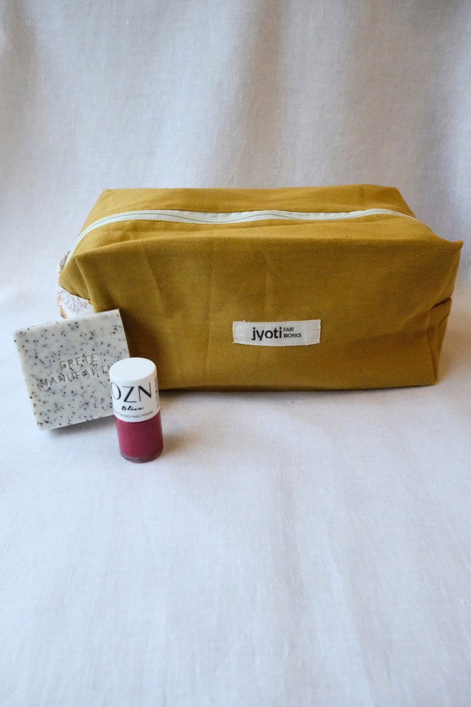 Cotton toiletry bag Phavvaara mustard yellow from Jyoti - Fair Works