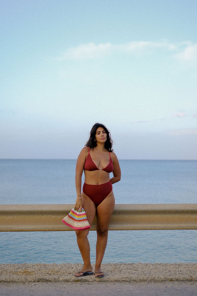 ISOLA Top ‧  Bloom | Merlot from Kaly Ora