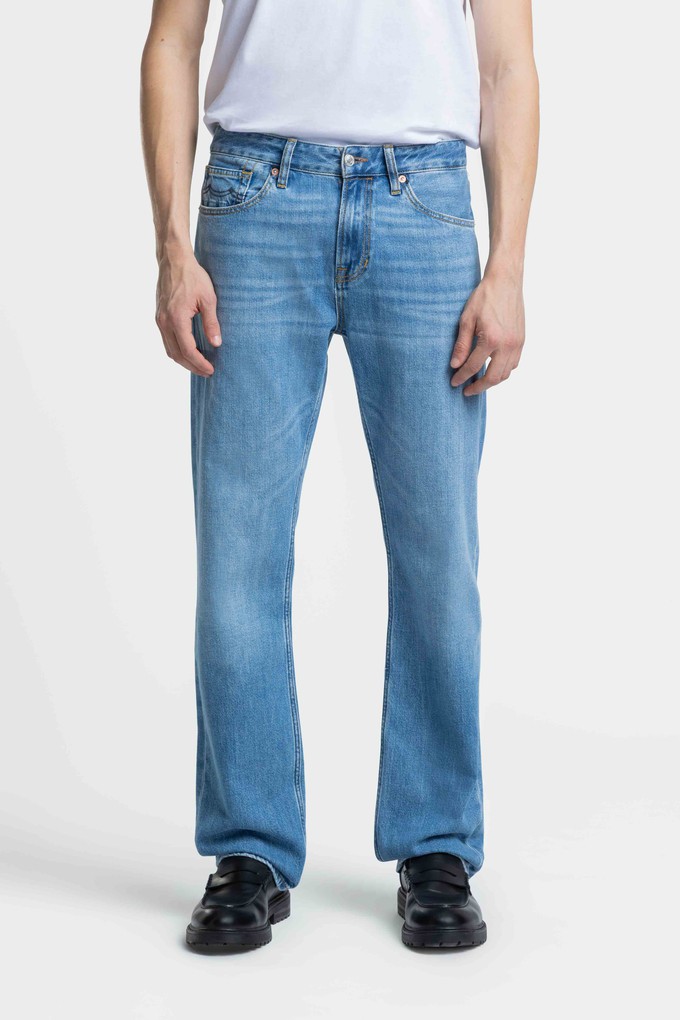 ISKANDER | NATURAL STRETCH MID WORN from Kings of Indigo