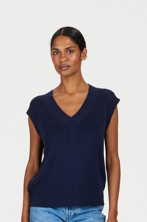 SANDER Organic Ramie Cotton Vest - navy from KOMODO