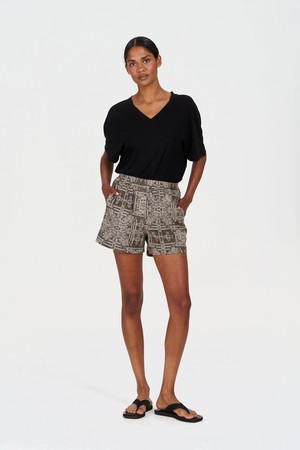 DHALIA Modal Tee - Black from KOMODO