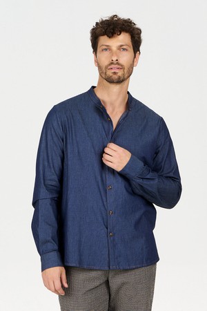ROBBIE Organic Cotton Chambray Shirt from KOMODO