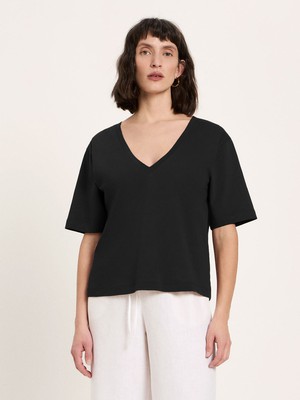 V-neck shirt (GOTS) from LANIUS