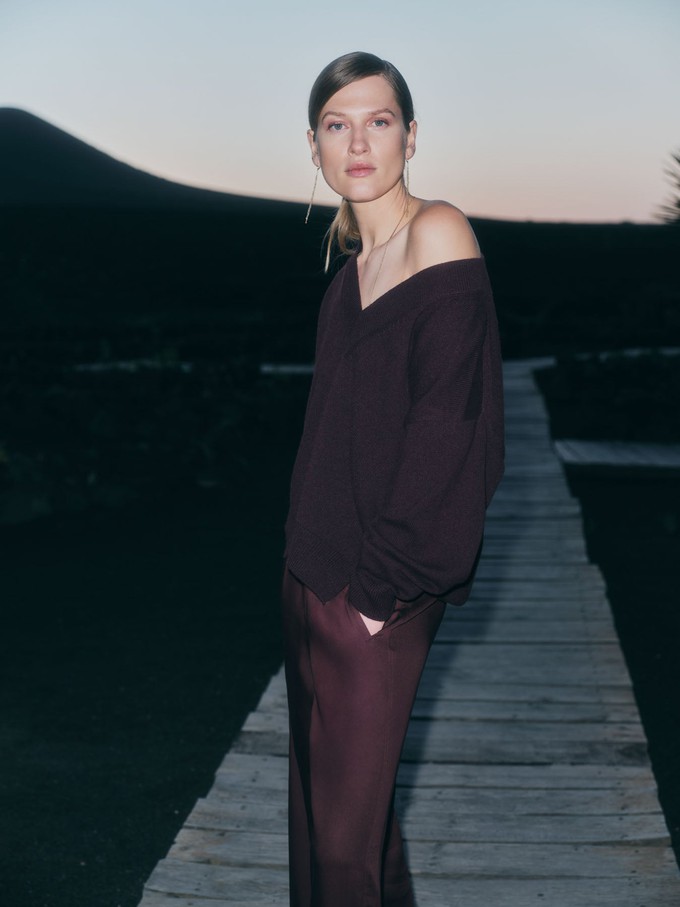 V-neck sweater (GOTS) from LANIUS