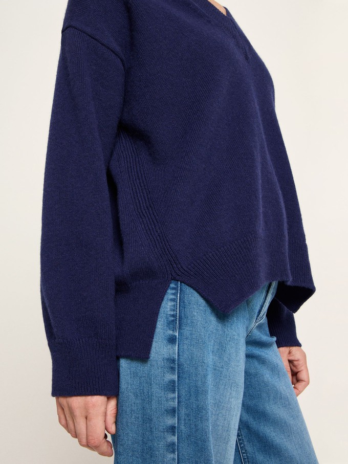 V-neck sweater (GOTS) from LANIUS