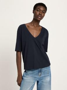 V-neck shirt (GOTS) via LANIUS