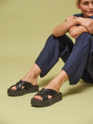 Platform mules from LANIUS