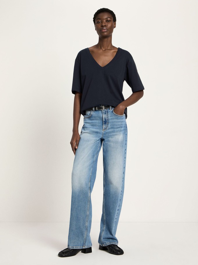 V-neck shirt (GOTS) from LANIUS