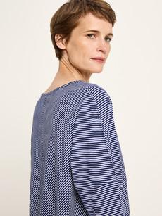 Shirt (GOTS) with V-neck via LANIUS