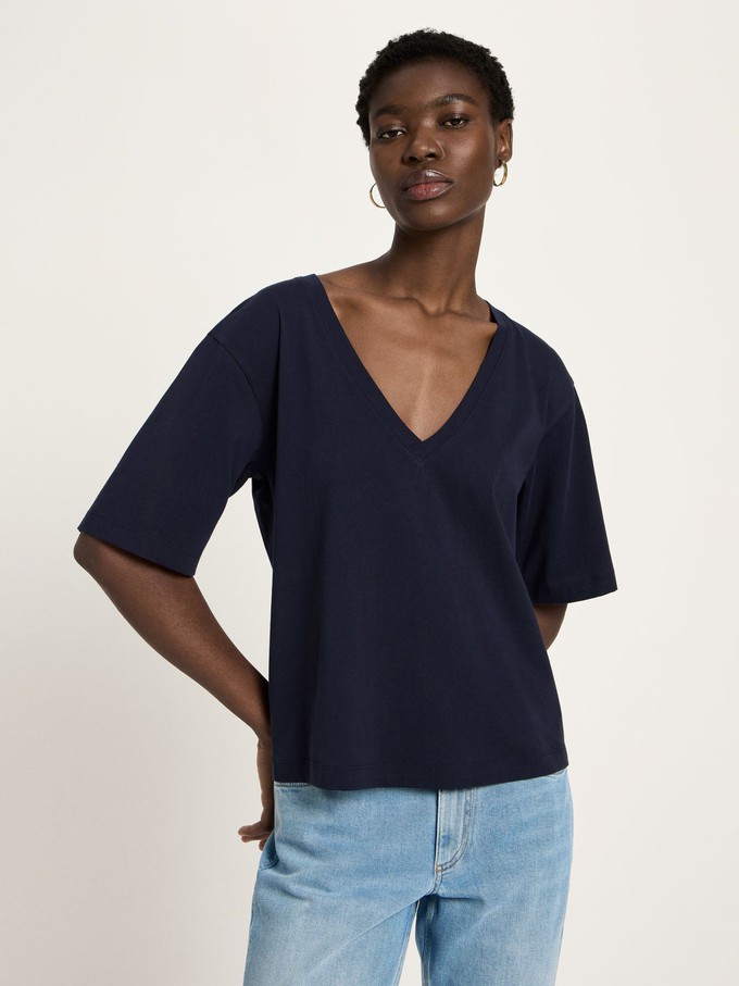 V-neck shirt (GOTS) from LANIUS