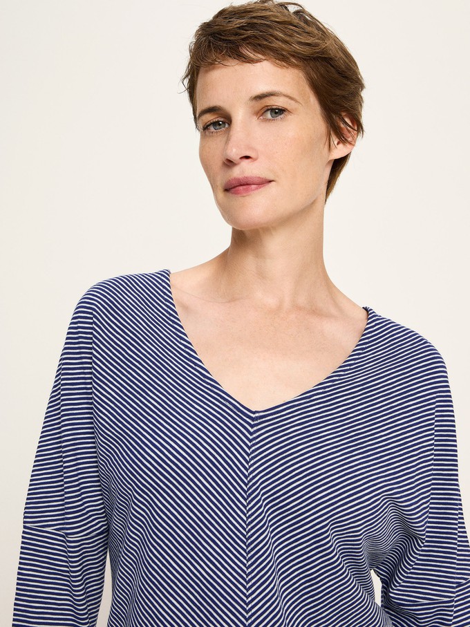 Shirt (GOTS) with V-neck from LANIUS