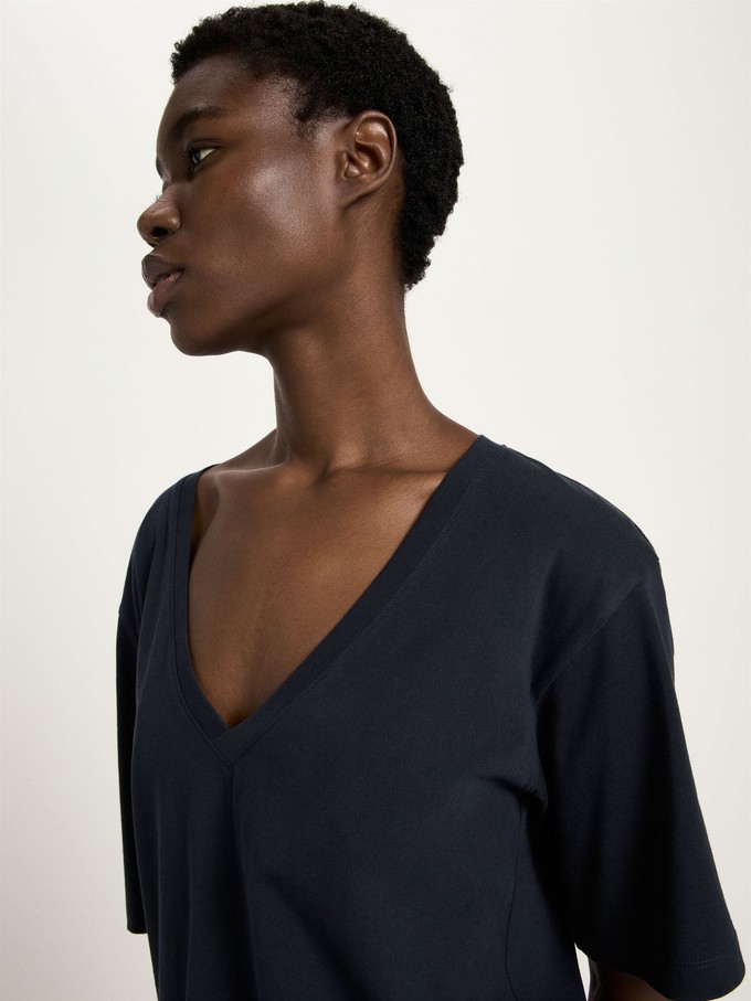 V-neck shirt (GOTS) from LANIUS