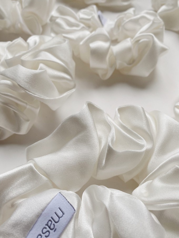 Organic Silk Scrunchie in Pearl White from Māsa Organic