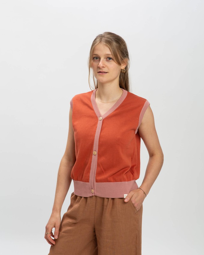 Buttoned Vest magma from Matona
