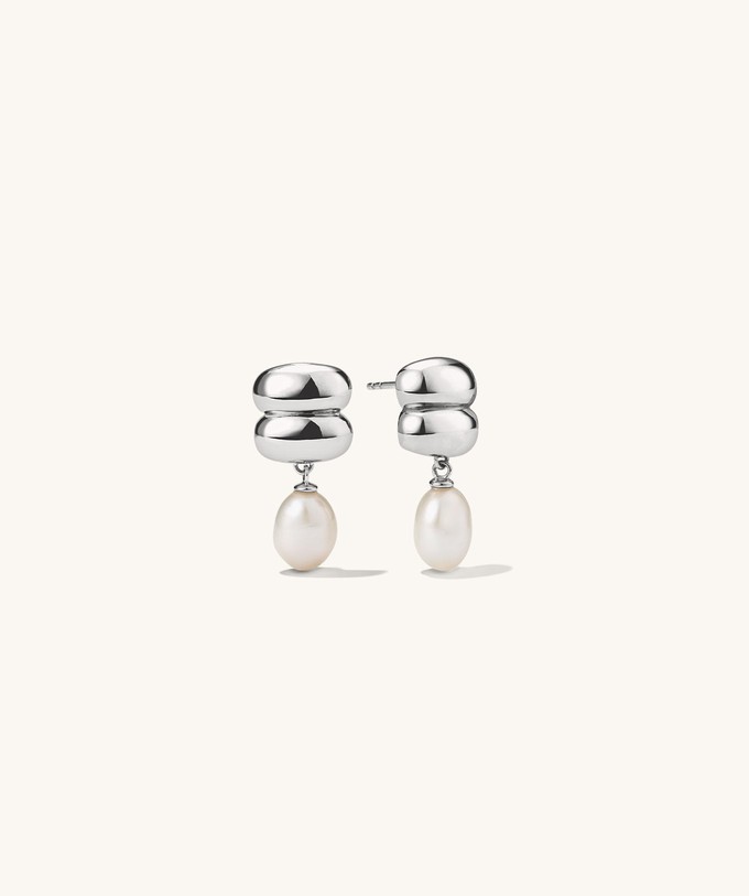 Puffy Charlotte Pearl Drop Earring from Mejuri