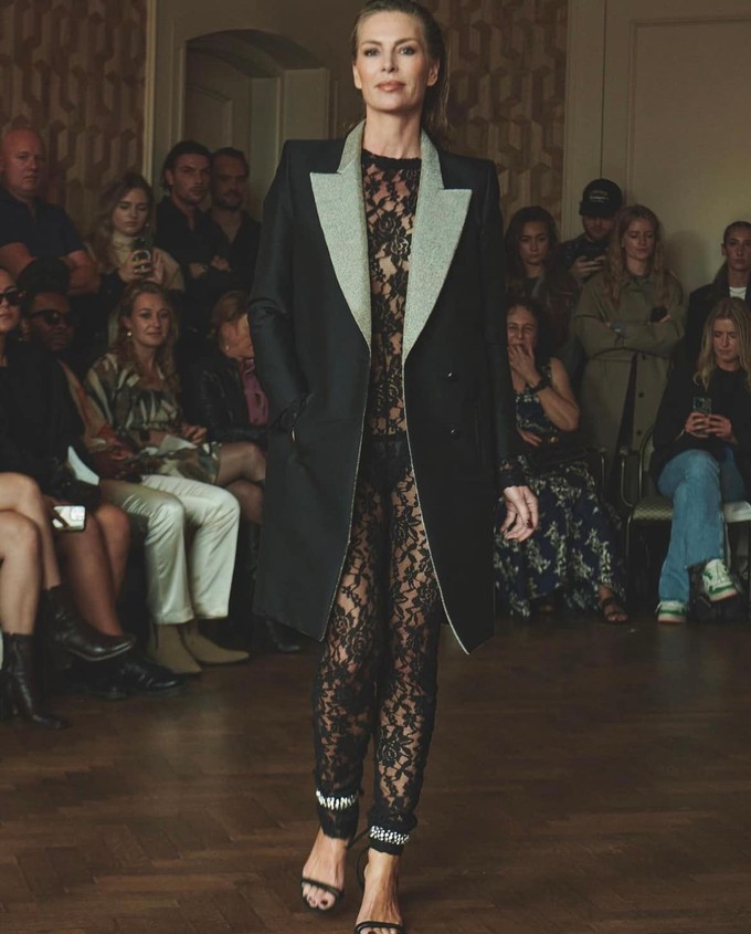 Project Cece | BLACK LACE CATSUIT