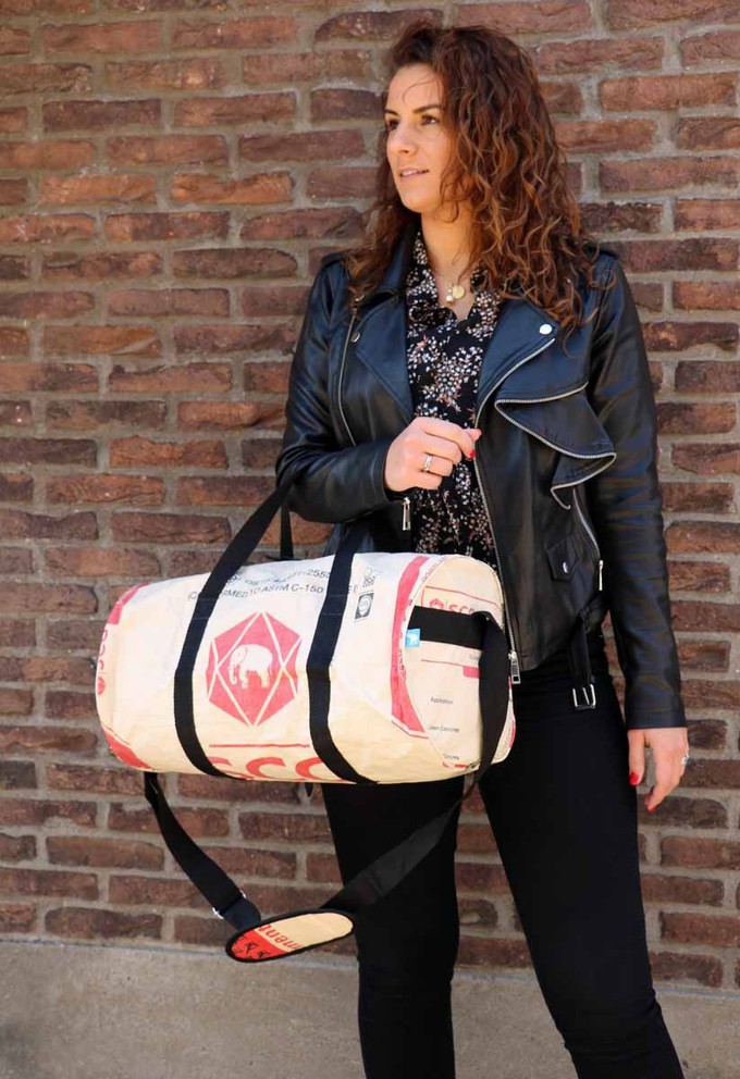 Weekend- of sporttas 31 L van gerecyclede cementzakken - Jumbo M olifant from MoreThanHip
