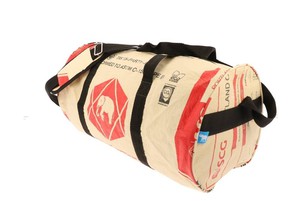Weekend- of sporttas 31 L van gerecyclede cementzakken - Jumbo M olifant from MoreThanHip