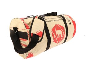 Weekend- of sporttas 31 L van gerecyclede cementzakken - Jumbo M olifant from MoreThanHip