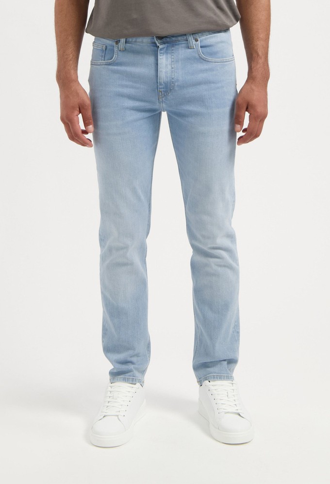 Bryce Mid Straight - Light Aged from Mud Jeans