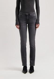 Faye Low Slim - Authentic Black via Mud Jeans