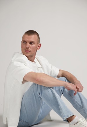 Bryce Mid Straight - Light Stone from Mud Jeans