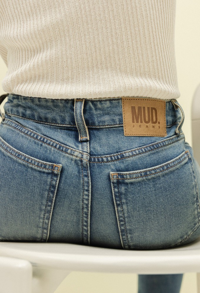 Carry Mid Straight - Earth Vintage from Mud Jeans