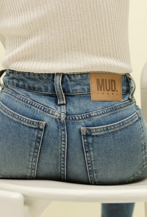 Carry Mid Straight - Earth Vintage from Mud Jeans