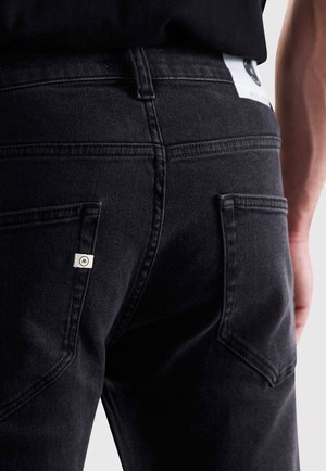 Regular Bryce - Stone Black from Mud Jeans