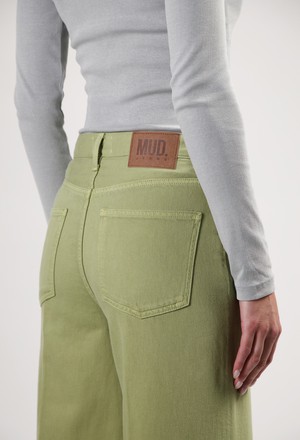 Sara High Loose Flow - Olive from Mud Jeans