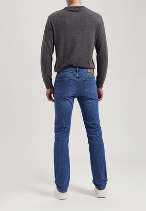 Bryce Mid Straight - Authentic Indigo from Mud Jeans