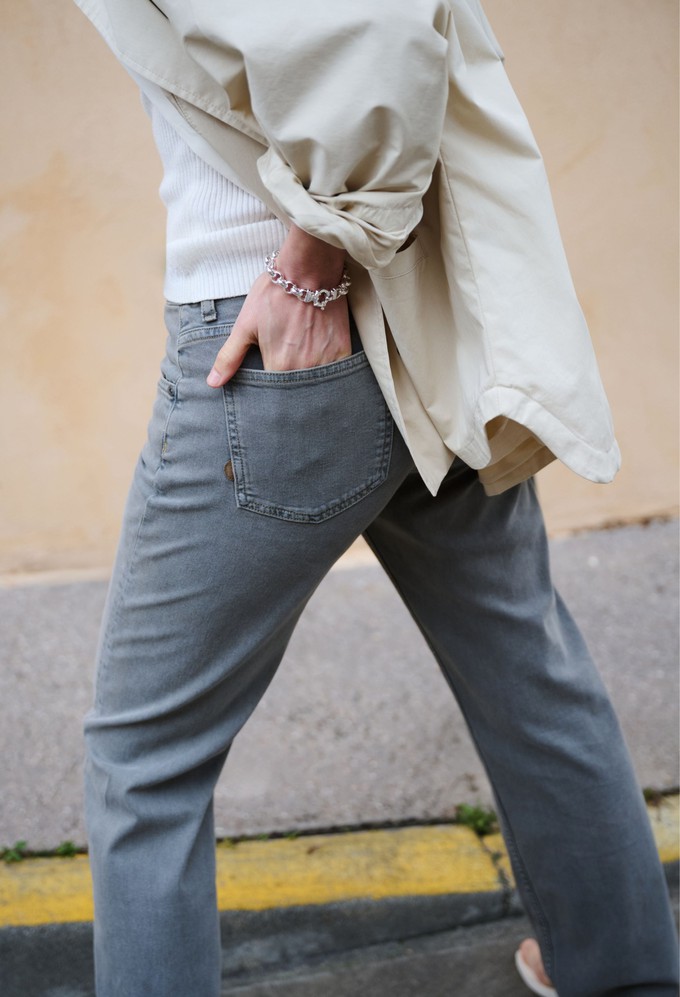 Carry Mid Straight - Faded Grey from Mud Jeans