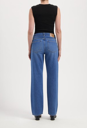 Jamie Mid Loose Flow - Medium Vintage Stone from Mud Jeans
