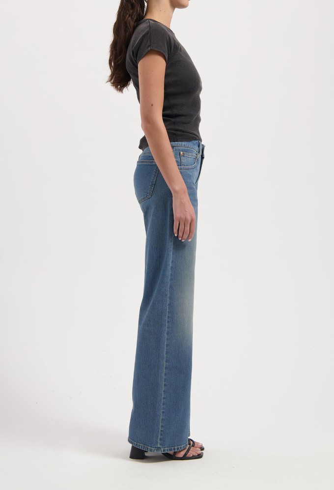 Cleo Mid Loose - Earth Stone from Mud Jeans