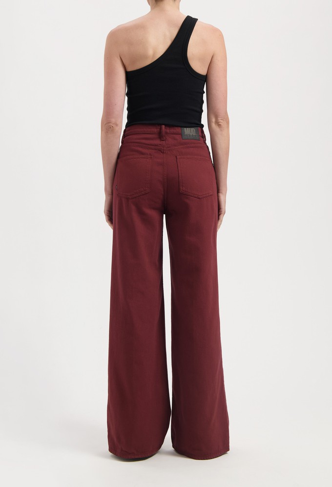 Sara High Loose Flow - Burgundy from Mud Jeans