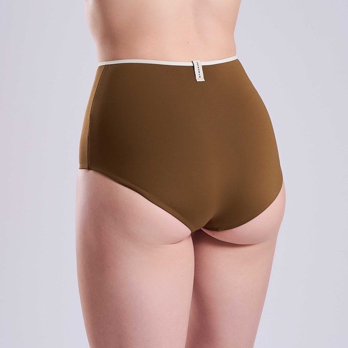 HIGHWAIST SHORTS from Mymarini