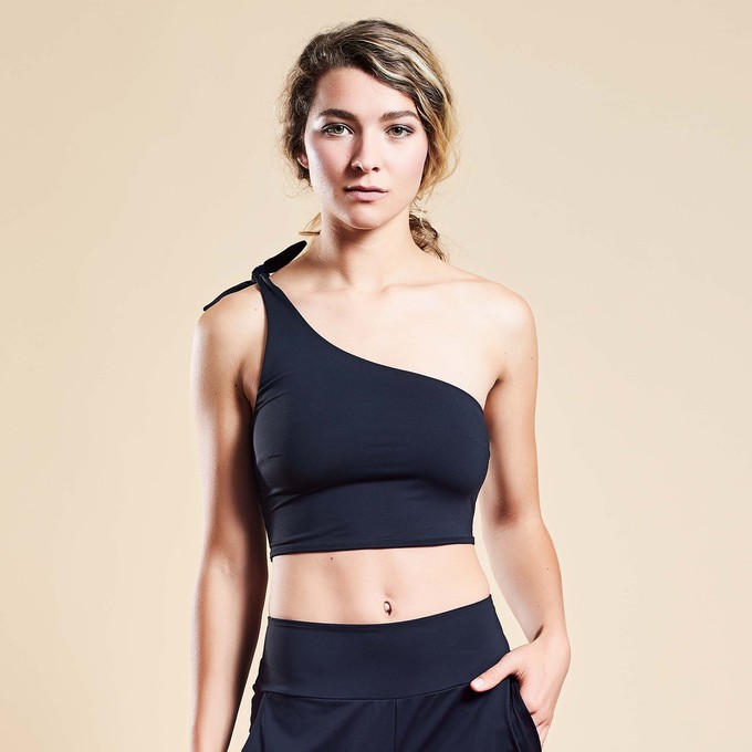 HOLIDAY ONESHOULDER TOP BLACK LINE from Mymarini