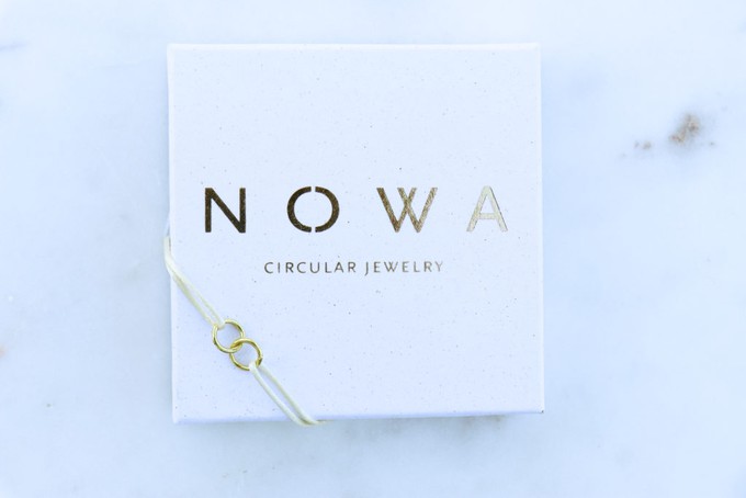 No Waste Bracelet Gold – available in 8 different colors from Nowa